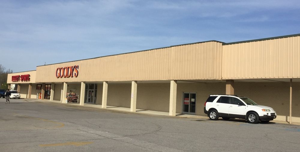 Cherokee Plaza: 750 Hwy 9, Centre, AL 35960